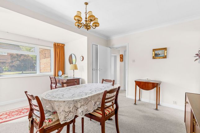 23 The Meadows, High Wycombe photo 4
