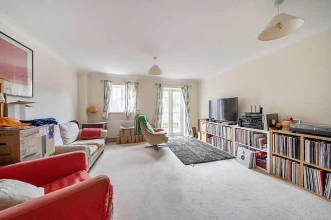 11, Connaught Way, Hampshire photo 3