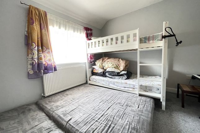 62, Muirfield Road, Watford photo 5