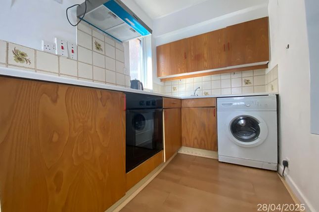 16 Keswick Court, Stoke Road, Slough photo 3