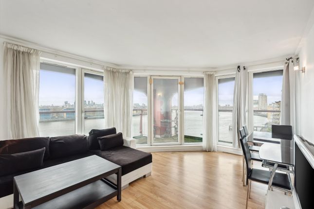 Flat for sale in Hutchings Street, London