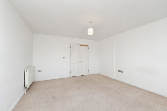 5, Sark House, 12, Clipper Way, London photo 2