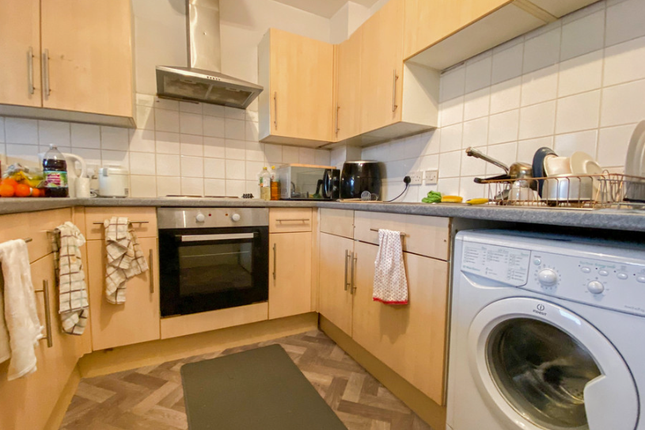 Flat 7, 272 Radford Road, Hyson Green photo 5