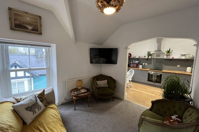 Apartment 1, Penrhiw 15 Carmarthen Street, Llandeilo photo 5