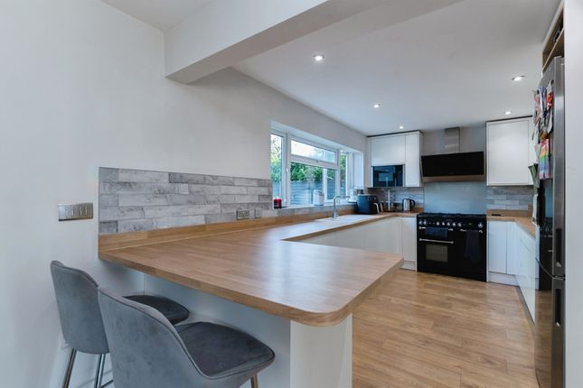 24, Locksley Drive, Ferndown photo 4