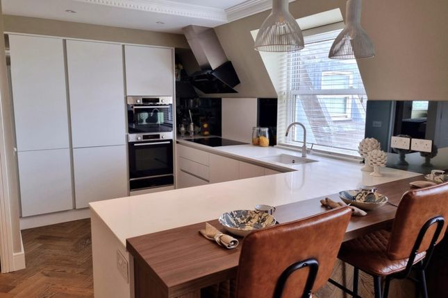 Boydell Court, 1010, St. Johns Wood Park, London photo 2