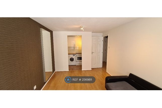 Spacious Lounge