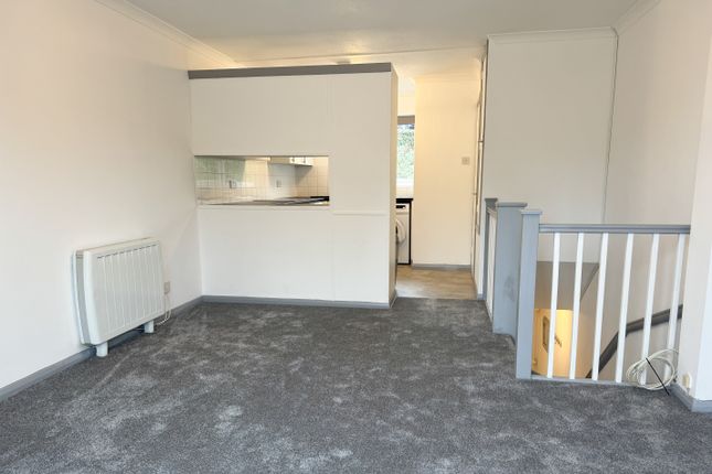 Flat to rent in Carrington Road, High Wycombe, Buckinghamshire