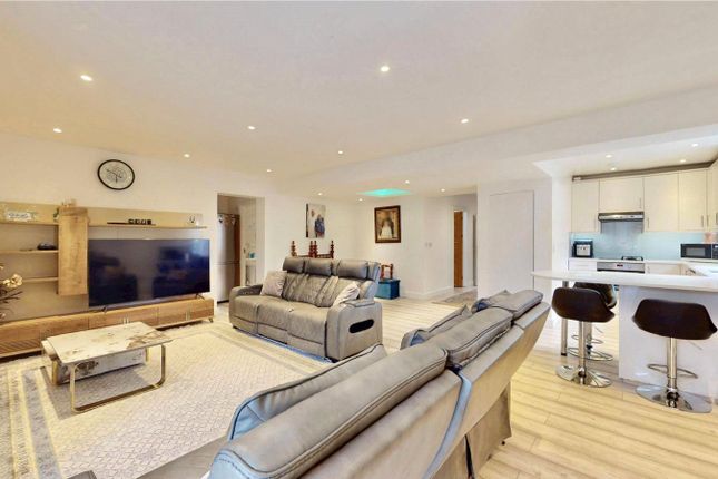 40A,, Oriental Road, Surrey photo 2