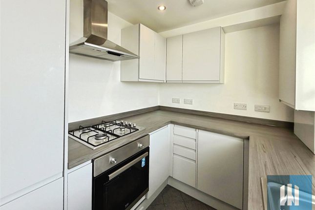 Apartment 10,, Lands House, Huddersfield photo 2
