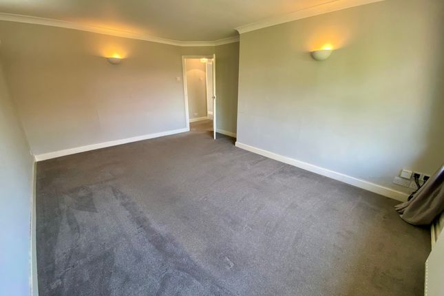 14 Hereford Close, Epsom photo 5