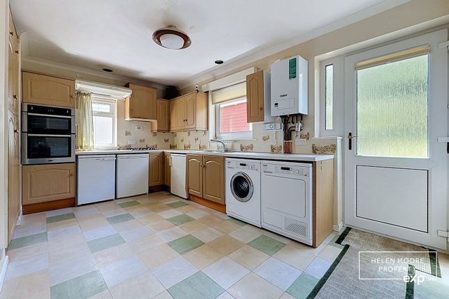 7, Amados Close, Plymouth photo 4