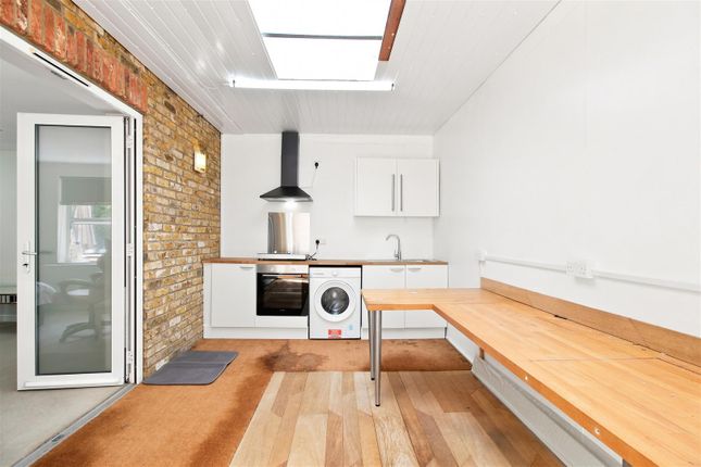 2e Astley House, 29 Strayfield Road, Enfield photo 4