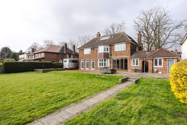 4, Vicarage Gardens, Scunthorpe photo 2