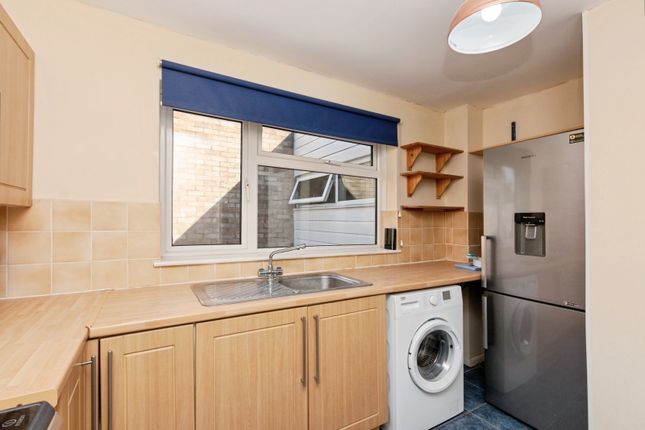 Flat 9, Railton, 28, Upper Gordon Road, Surrey photo 4