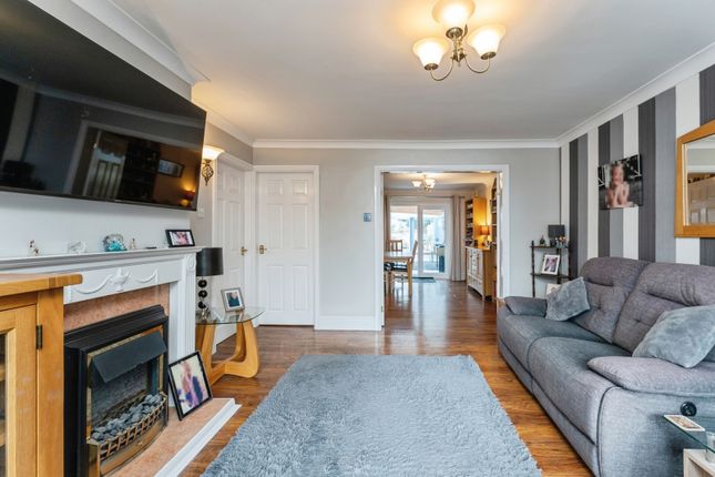 14, Cadnant Drive, Flintshire photo 2