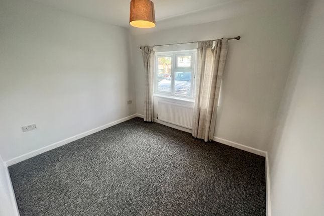 Flat to rent in Canberra Road, Weymouth