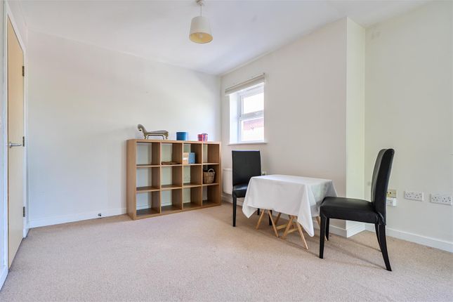 30, Queensgate, Maidstone photo 3