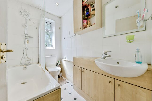 10, Haygarth, Knebworth photo 4