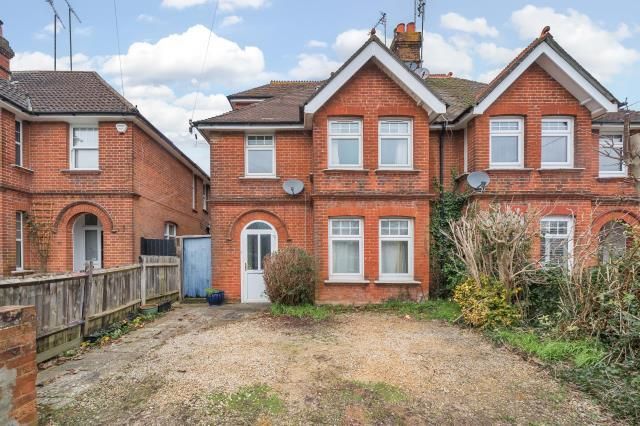 Semi-detached house to rent in Basingstoke, Hampshire