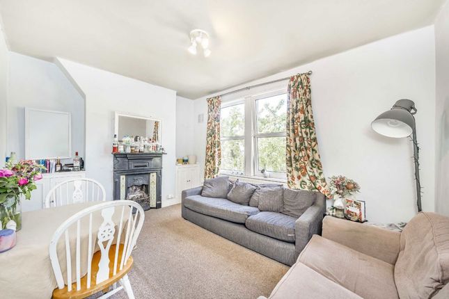 96B, Grantham Road, London photo 2