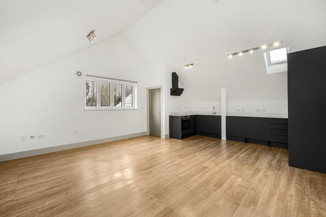 Flat 5, 16 Lower Luton Road, Harpenden photo 2
