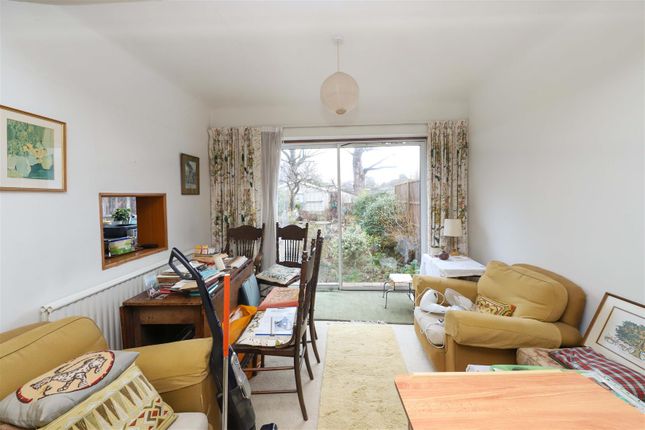 61, Mount Park Road, Pinner photo 4
