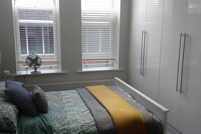 14, Farnborough Road, Farnborough photo 5