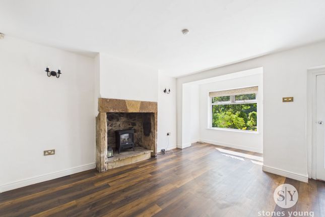 8 Victoria Terrace, Blackburn photo 3