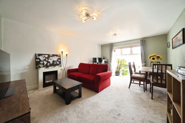 Flat 16 Renaissance, 50, High Street, Surrey photo 4