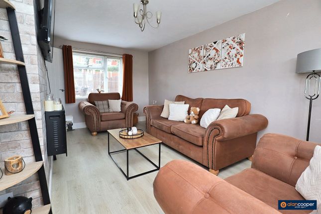 12, Willow Road, Warwickshire photo 2