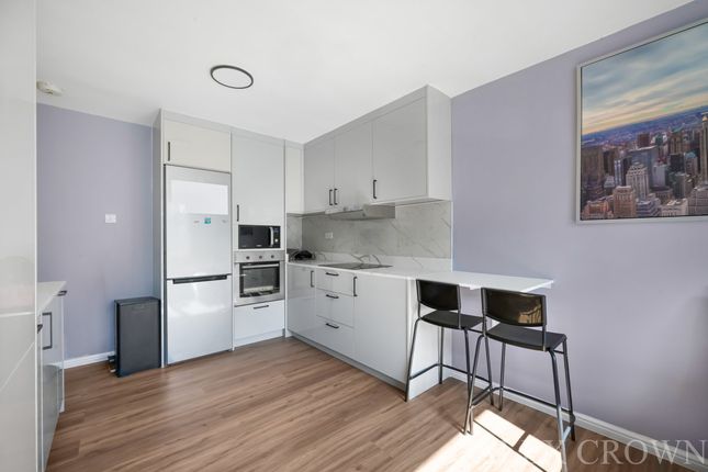 Room 4, 27, Simmons House, Sussex Way, London photo 4