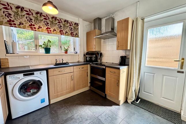 68, Beard Crescent, High Peak photo 4