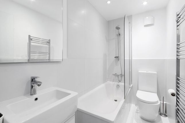Flat B, 46a Churton Street, London photo 3