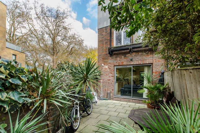 Frankland Close, Bermondsey photo 3