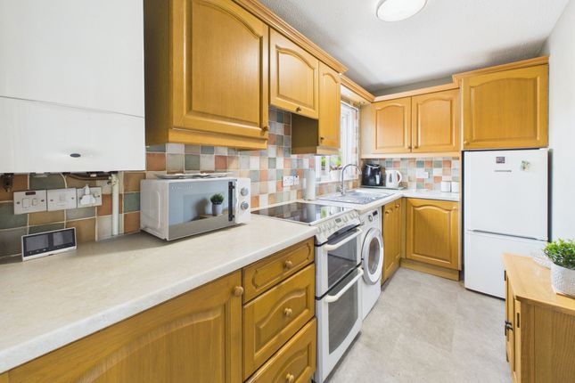 52 Lambeth Road, Nottingham photo 3