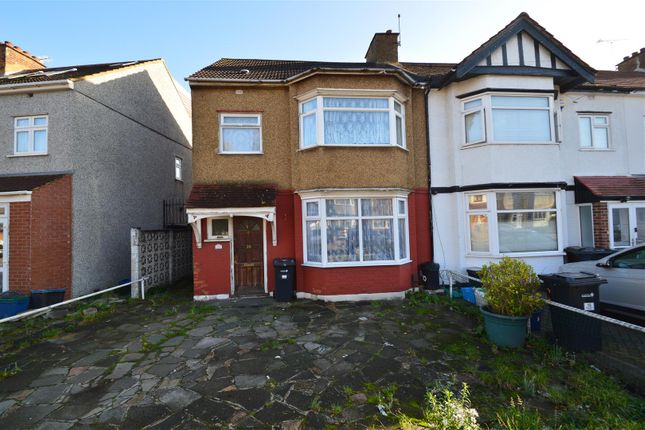 Thumbnail Property for sale in Ashurst Drive, Ilford