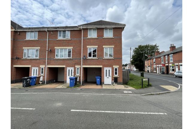 Town house for sale in Jay Court, Derby