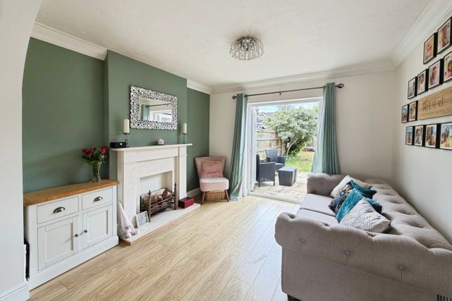 10 St. Andrews Way, Cippenham, Berkshire photo 3