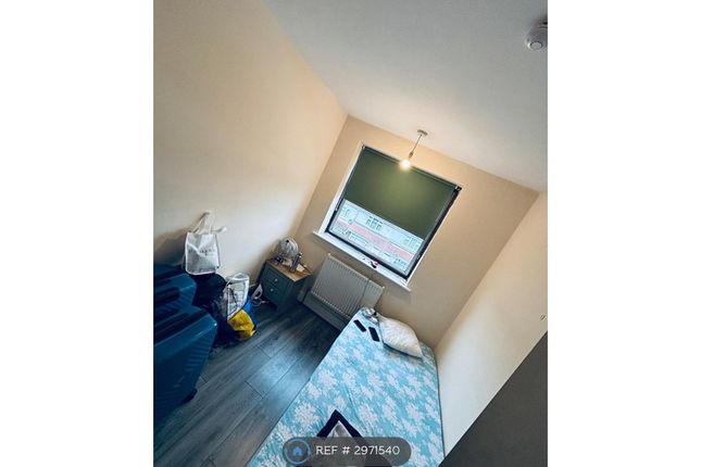 Pomfret Avenue Luton, Luton photo 4