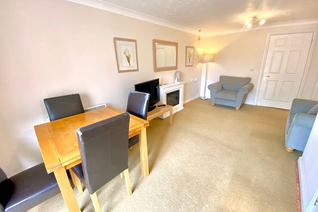 2 Faregrove Court, Grove Road, Fareham photo 4