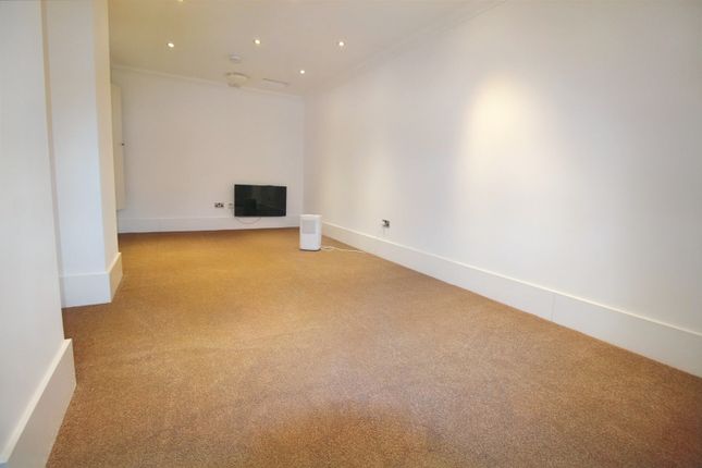 Flat 1,, Tower Road, Tower Road photo 5