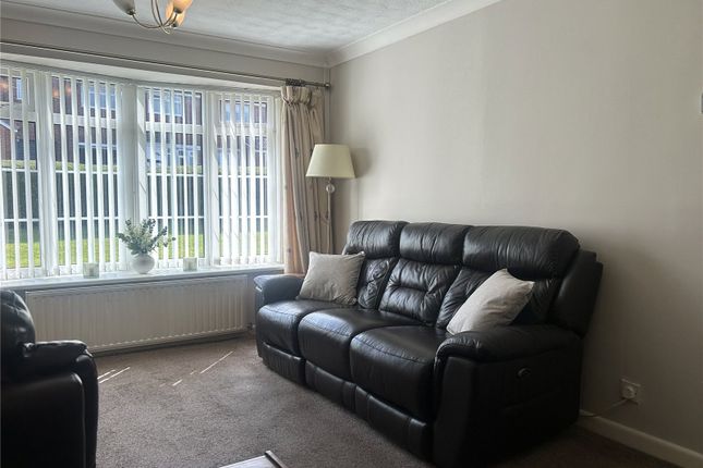 3, Peak Close, Oldham photo 4