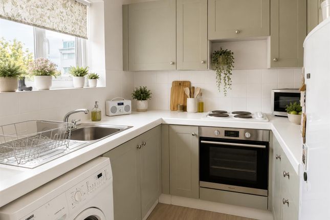 Flat 100, Windsor Court, Tongdean Lane, Brighton photo 3