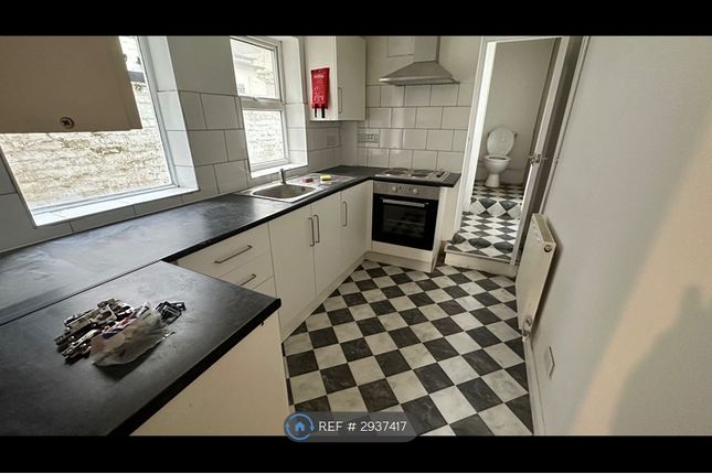 Upper Luton Road, Chatham photo 3
