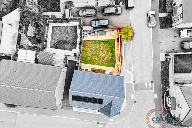 25, Devonshire Close, Grays photo 2