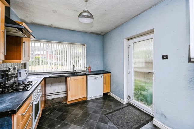 38, Highfield Park, Merseyside photo 4
