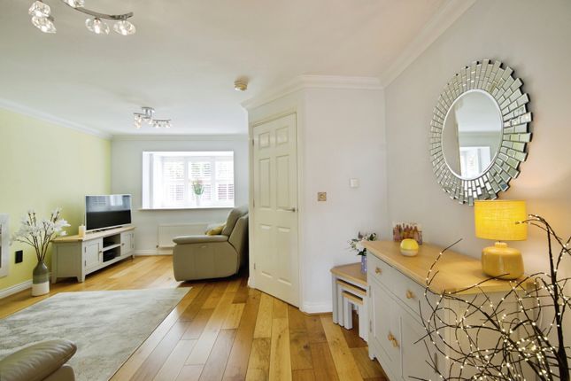 10, Burleigh Close, Essex photo 3