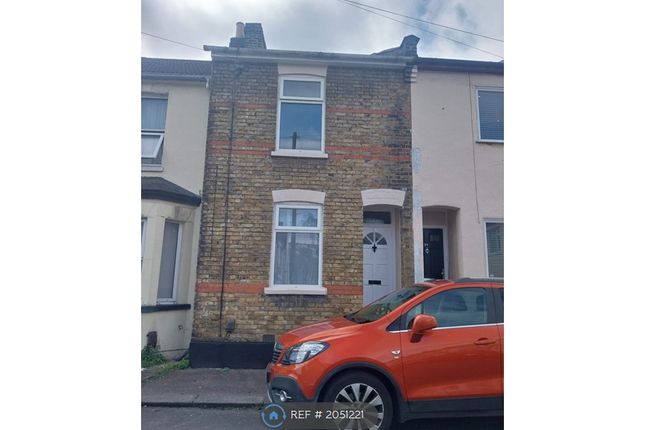 Thumbnail Terraced house to rent in Chamberlain Road, Chatham