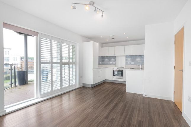 Flat for sale in Clovelly Place, Greenhithe